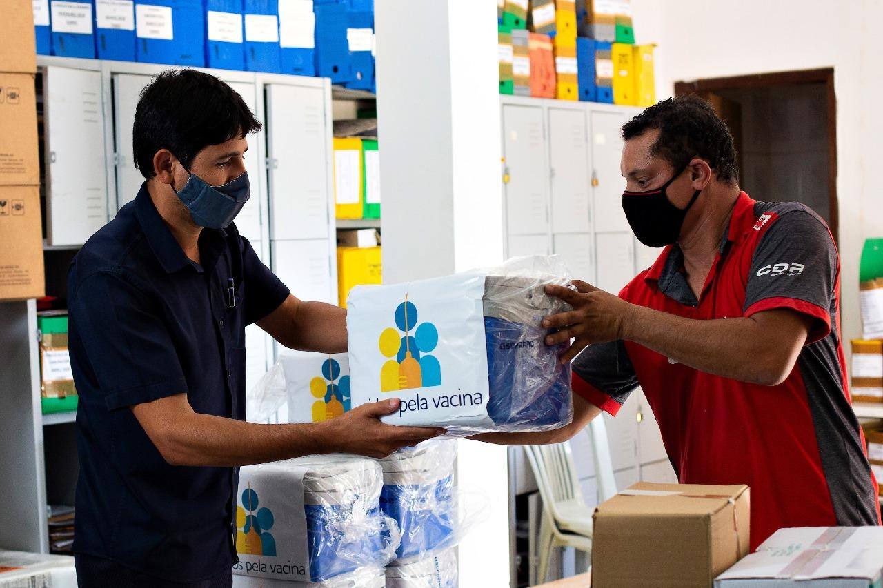 A Unimed também participa do movimento Unidos Pela Vacina e atua na distribuição de itens que favorecem a imunização da população em municípios de Minas