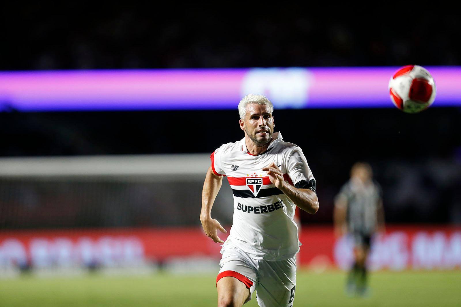 Calleri é esperança de gols do São Paulo nesta noite no MorumBis