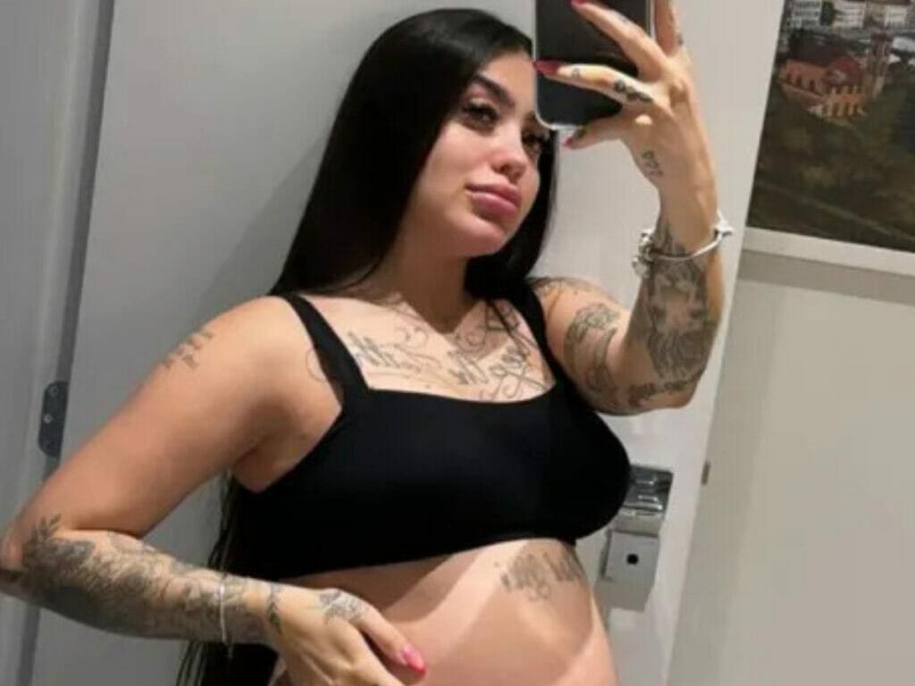 Grávida, MC Mirella revela condições para criação da filha após nascimento