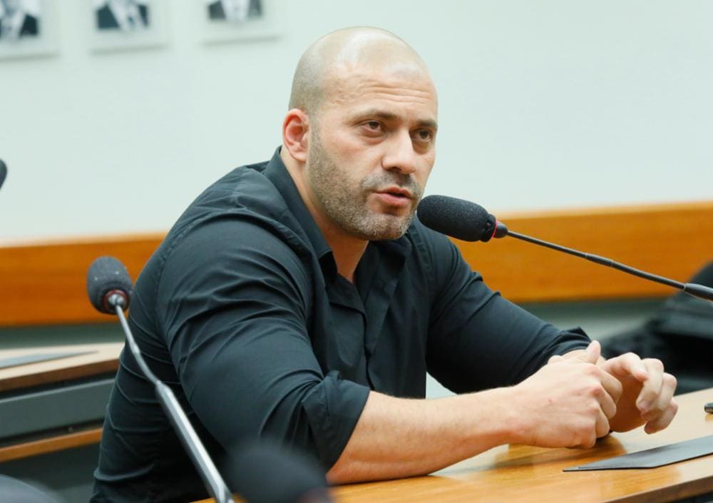 Autorizado por Alexandre de Moraes, ex-deputado Daniel Silveira irá para o regime semiaberto