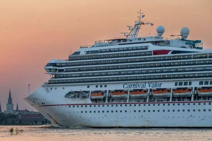 Carnival Valor