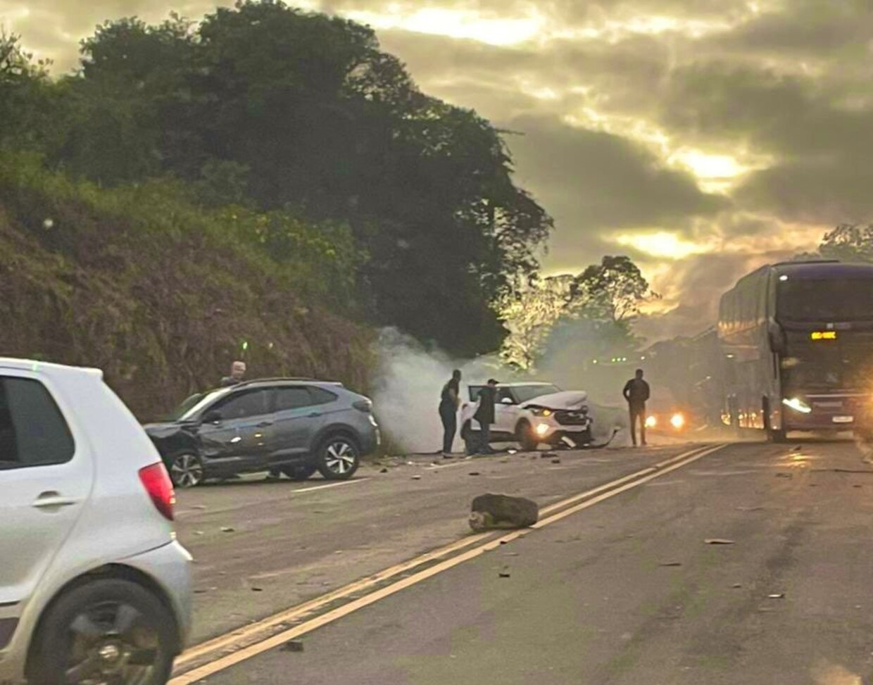 Batida envolveu quatro veículos