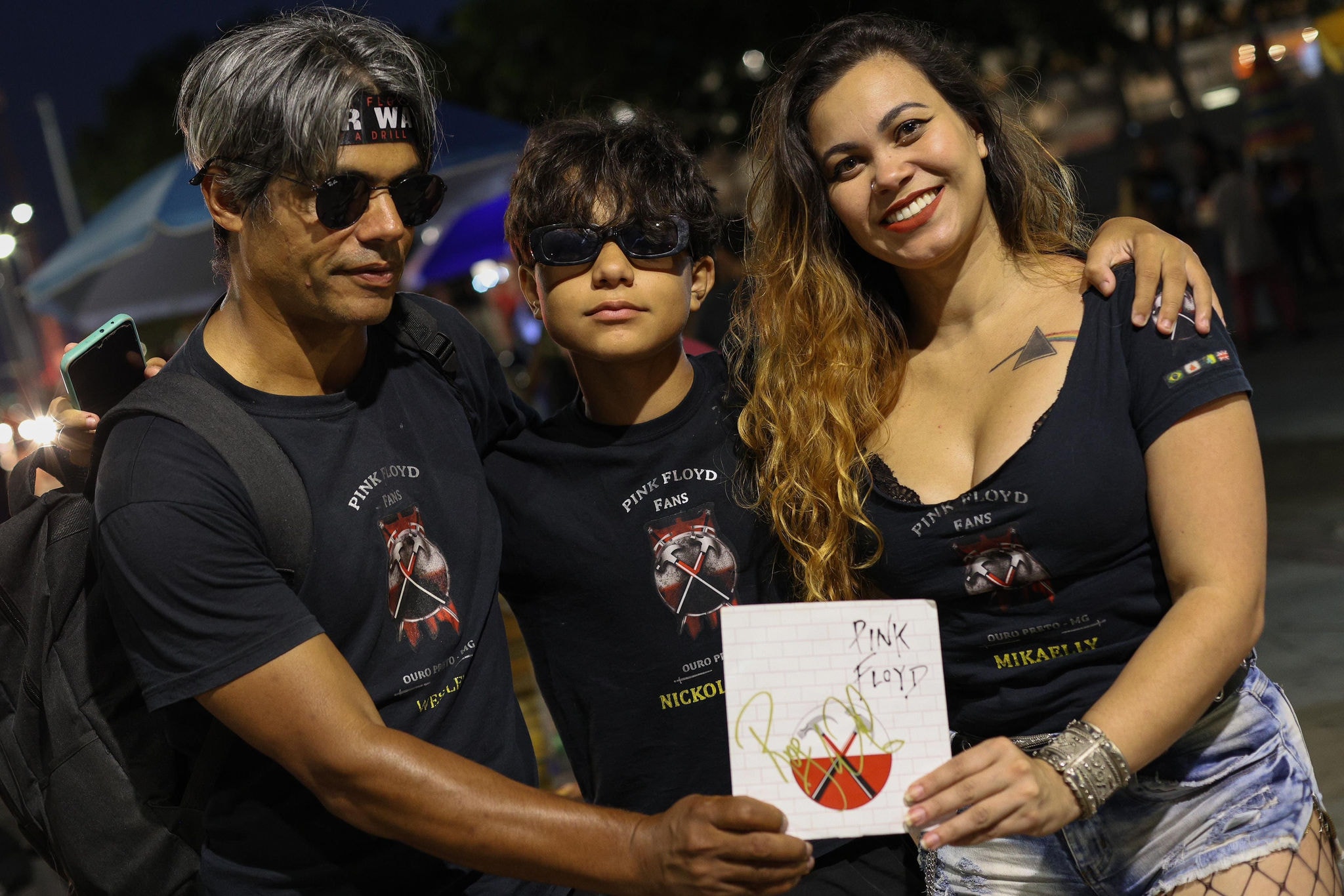 Wesley Cristiano de Souza com a esposa Micaela Aparecida de Souza e o filho Nicholas aguardam no Mineirão para o show de Roger Waters