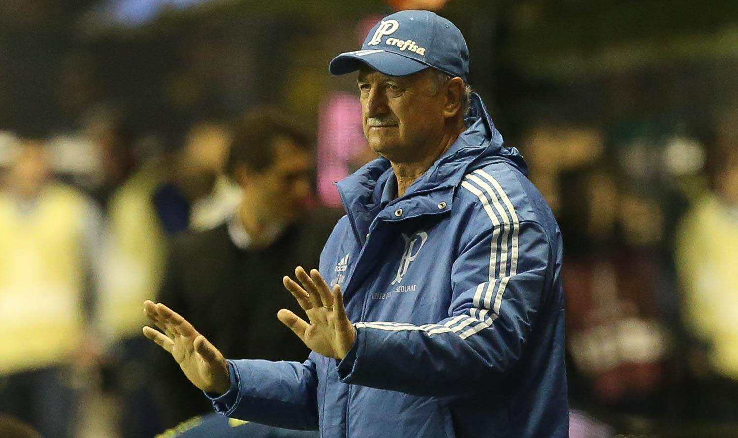 Felipão corria o risco de não poder ficar no banco de reservas no decisivo jogo com o Flamengo pelo Brasileirão