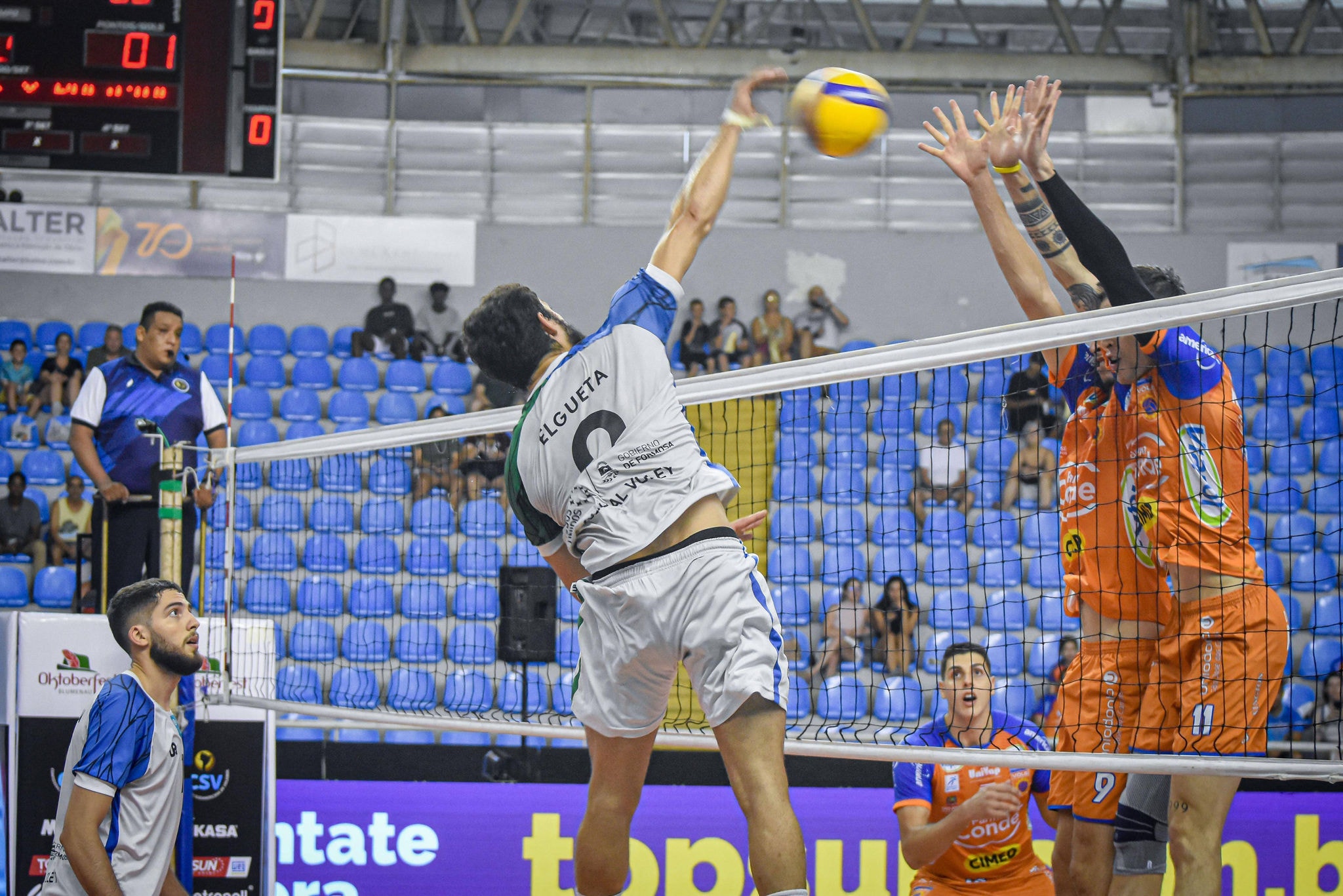 Farma Conde São José vence Policial Voley e avança à semifinal do Sul-Americano