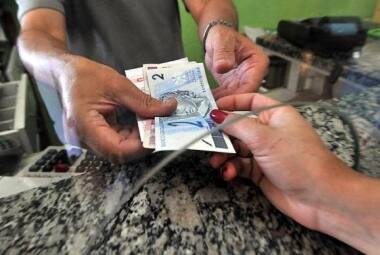 Notas antigas deverão ser entregues por bancos