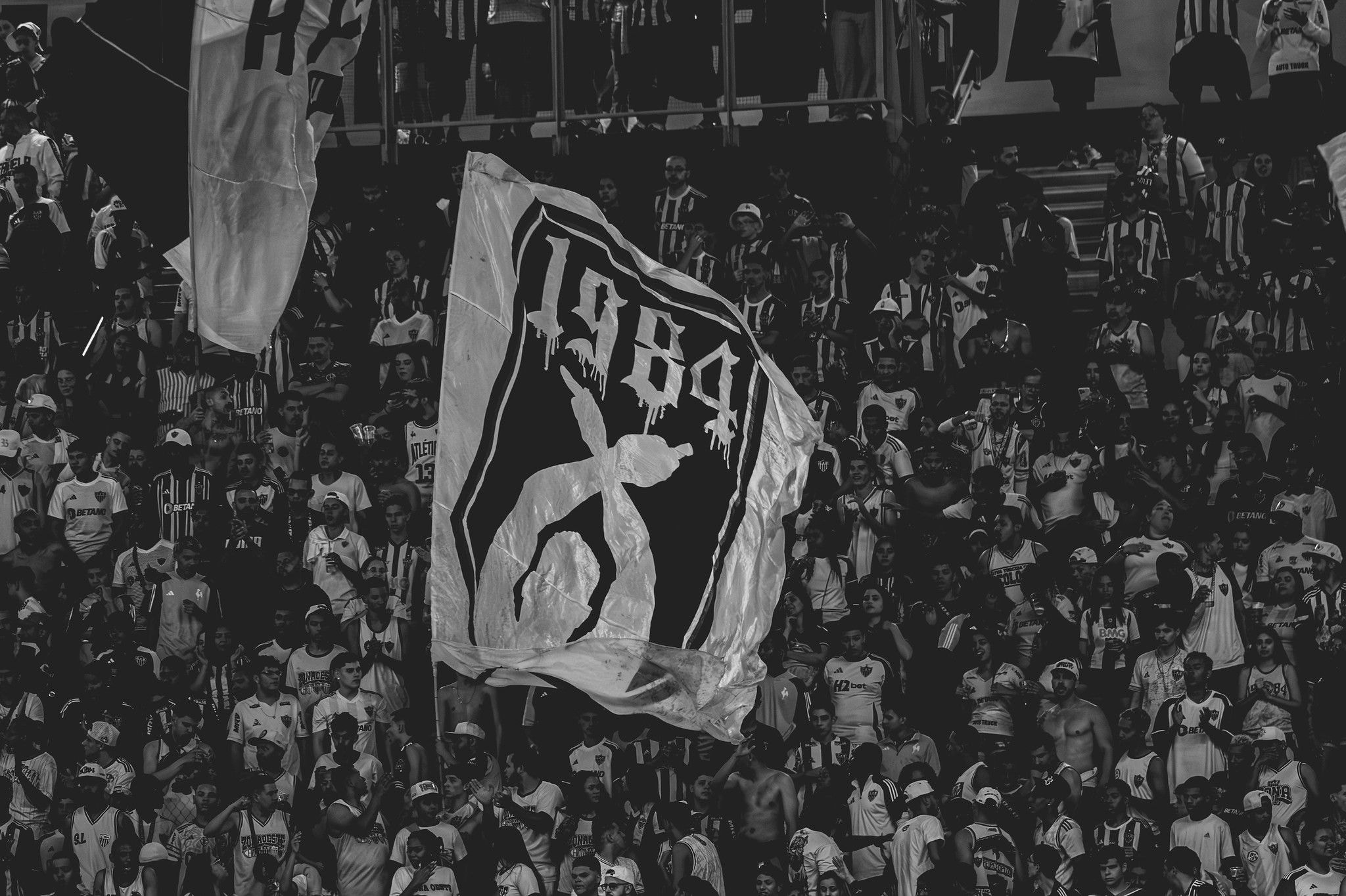 Torcida do Atlético na Arena MRV contra o Bragantino