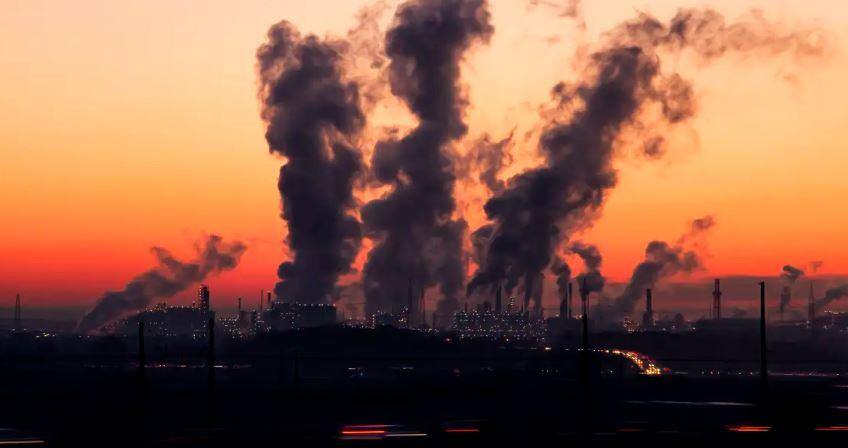 Emissões de gases causadores do efeito estufa na atmosfera contribuem para desequilíbrio ambiental global