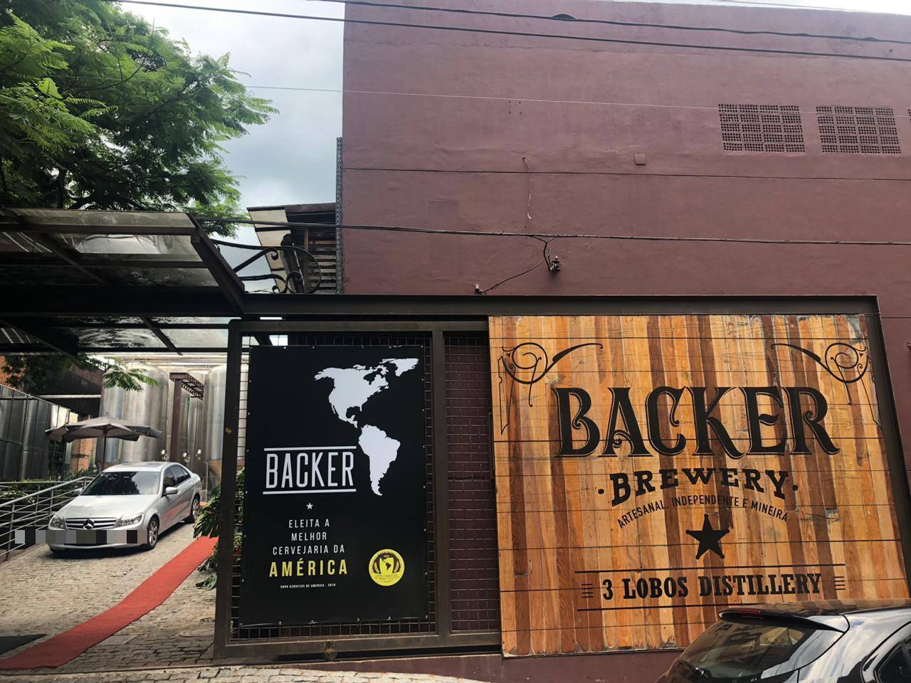 Fábrica da Cervejaria Backer, que fica no bairro Olhos D'Água, região do Barreiro em BH, foi interditada após o caso