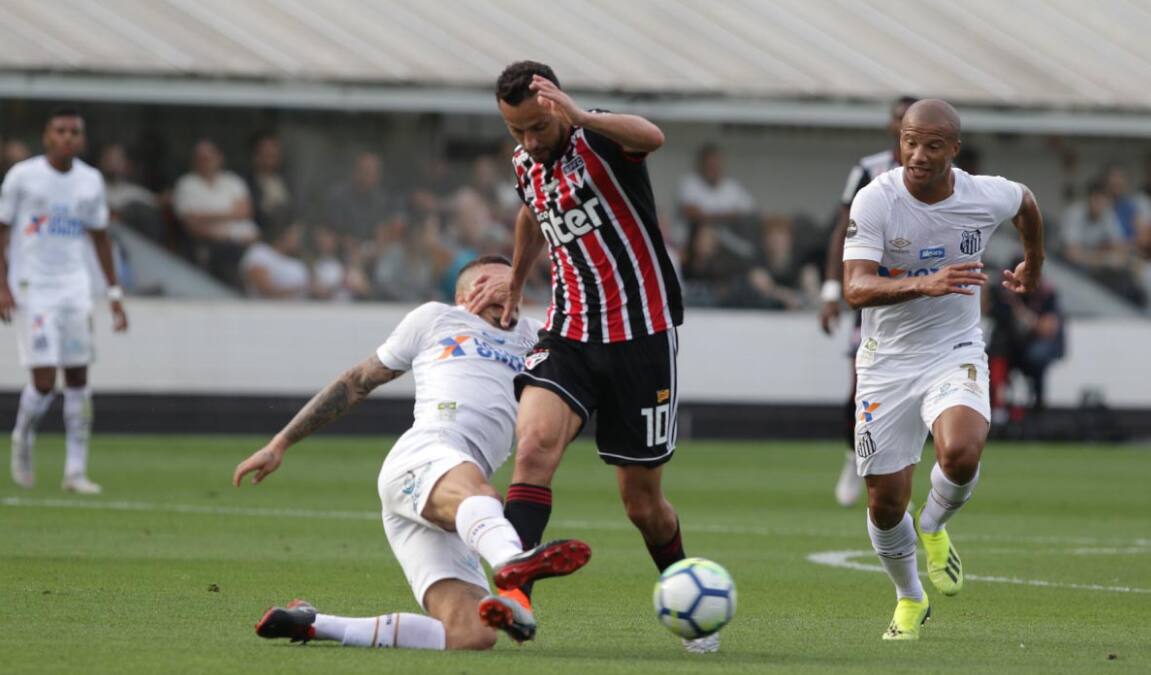 Sem gol, São Paulo e Santos têm jogo morno neste domingo