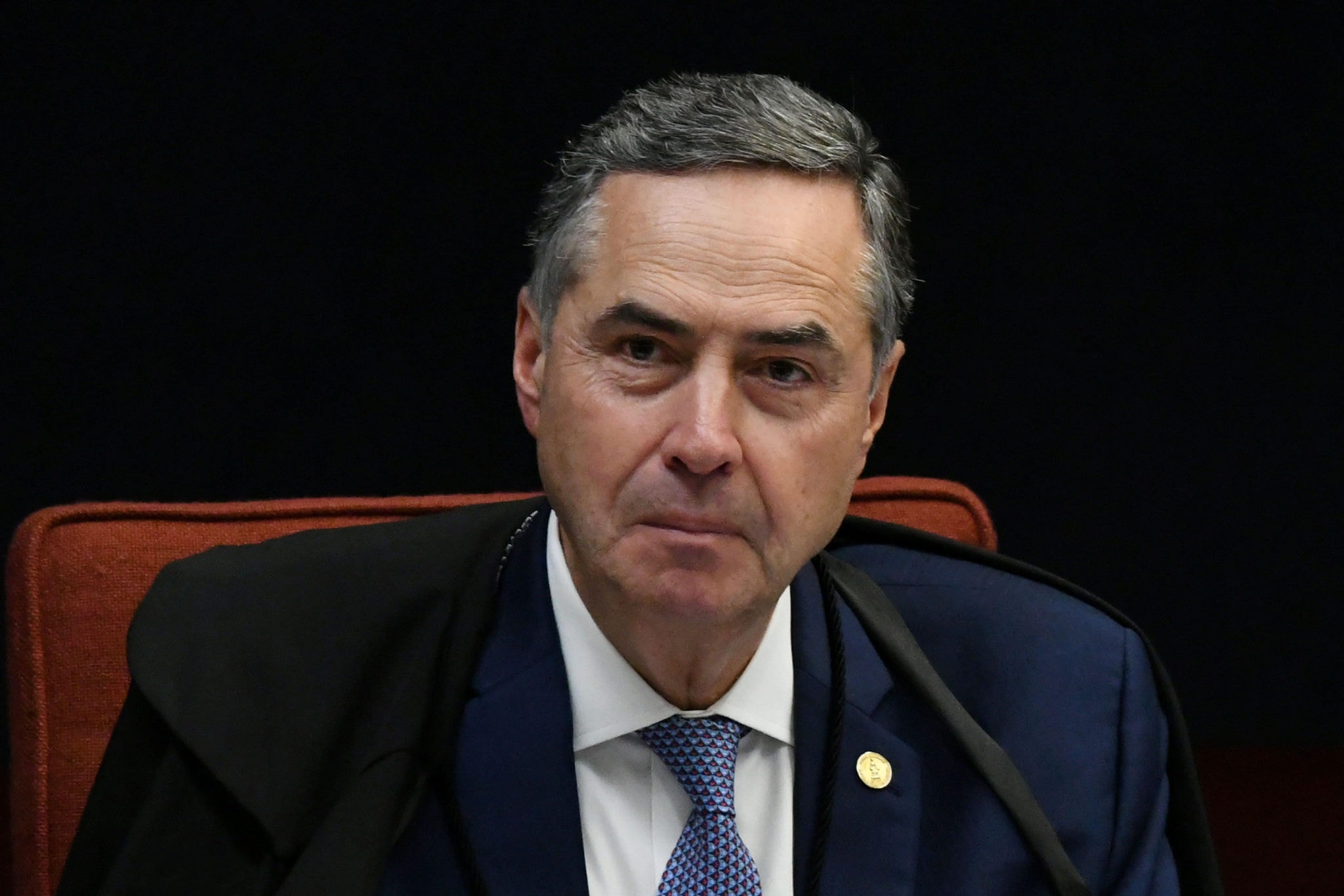 Ministro Luís Roberto Barroso, do STF, cancela depoimento de Paulo Guedes, ministro da Economia do governo Bolsonaro, em investigação envolvendo o senador Renan Calheiros