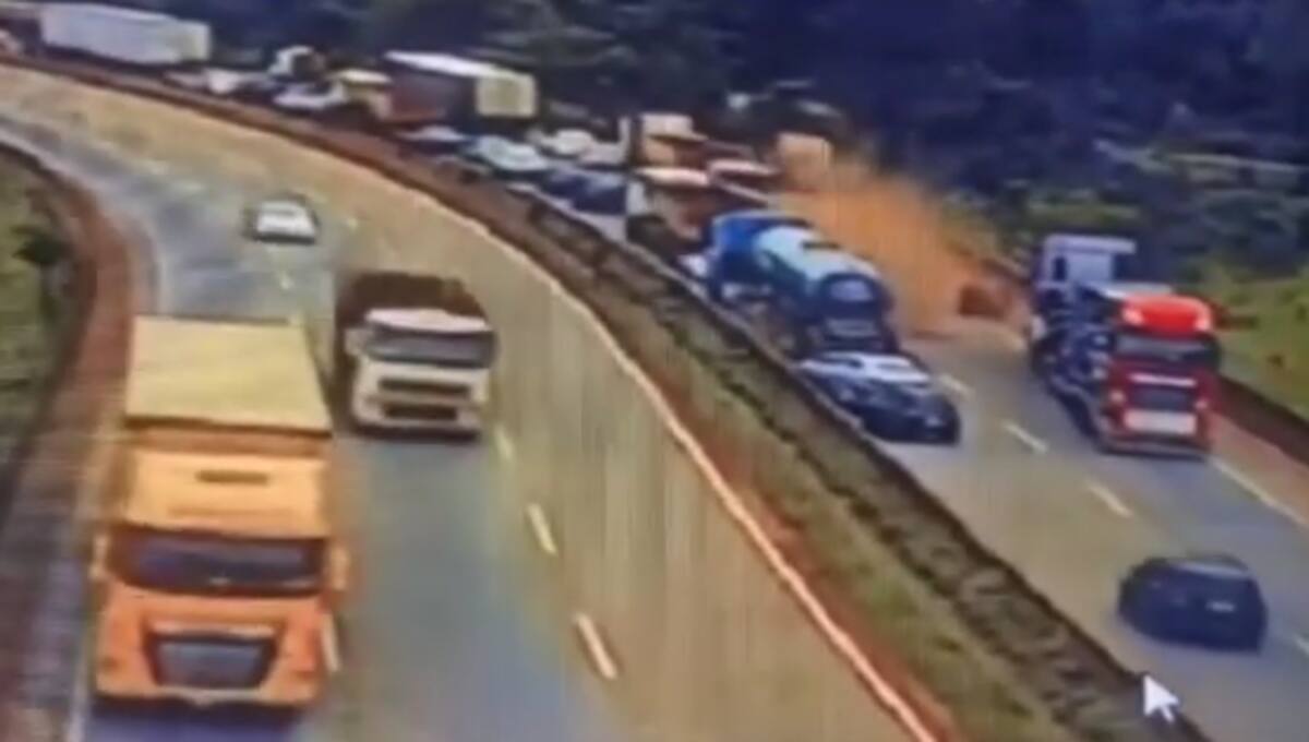 Imagem mostra acidente na Fernão Dias