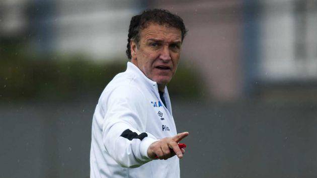 Cuca mira vaga na Libertadores, mas diz: 'primeira meta é não cair'