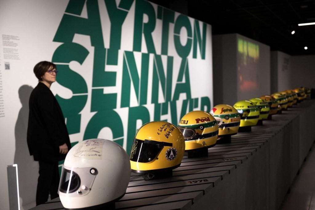 Capacetes do ex-piloto Ayrton Senna