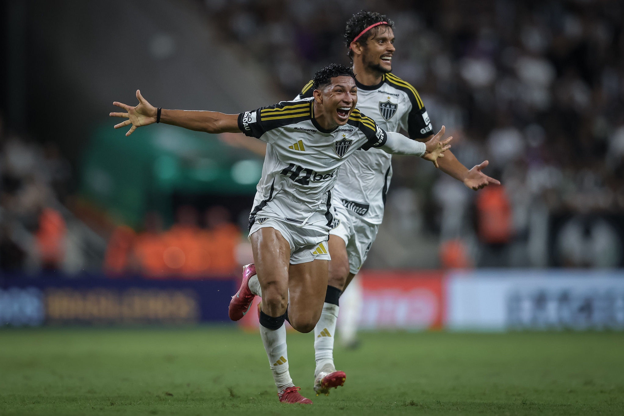 Rony foi o autor do gol da vitória contra o Ceará