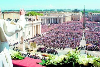 APTOPIX Vatican Pope Easter