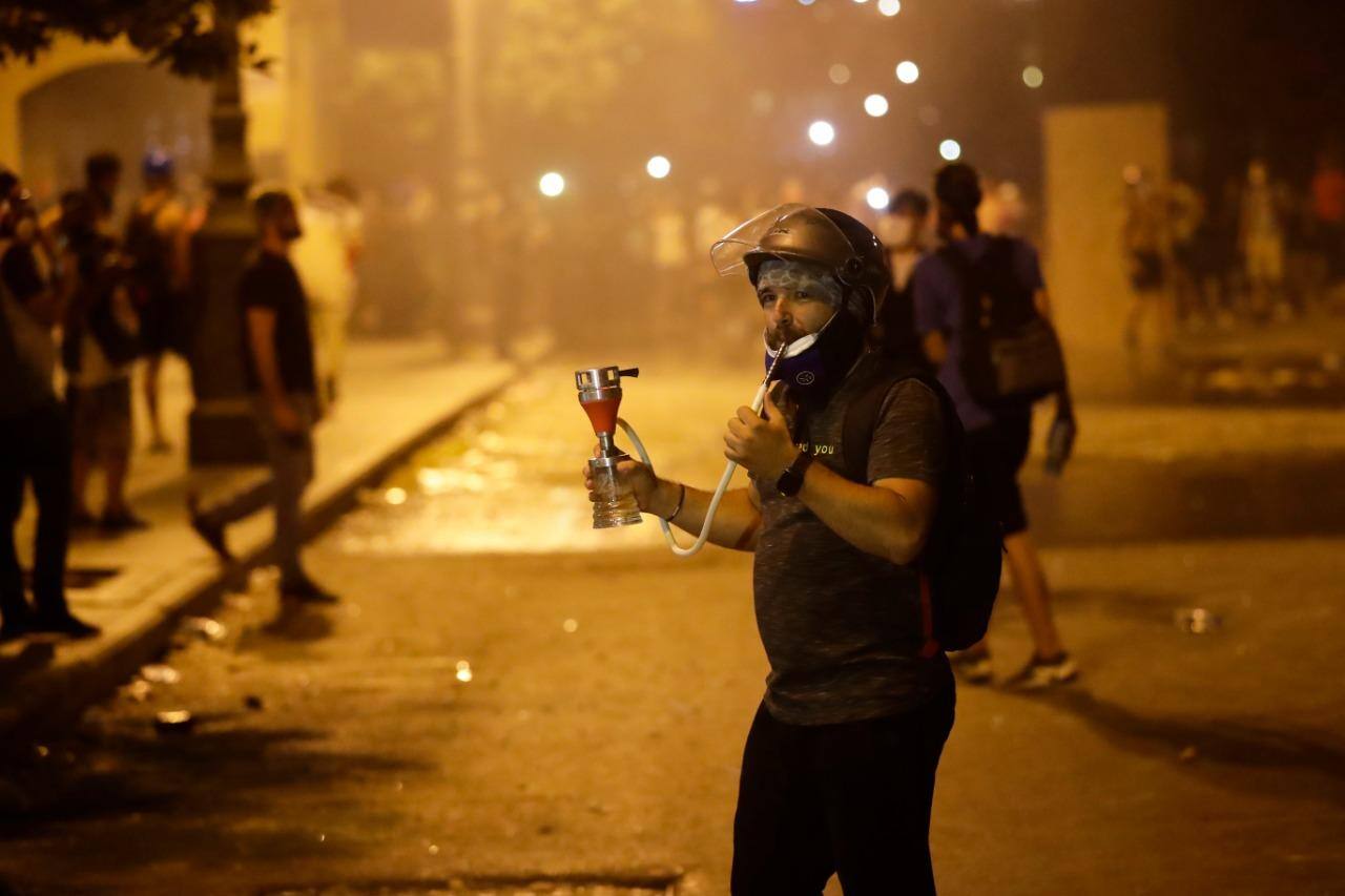 Manifestante em Beirute, no Líbano