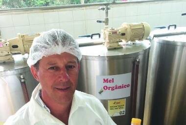 Força.Fundador da Santa Bárbara, José Renato Fonseca treina apicultores para alta da produtividade