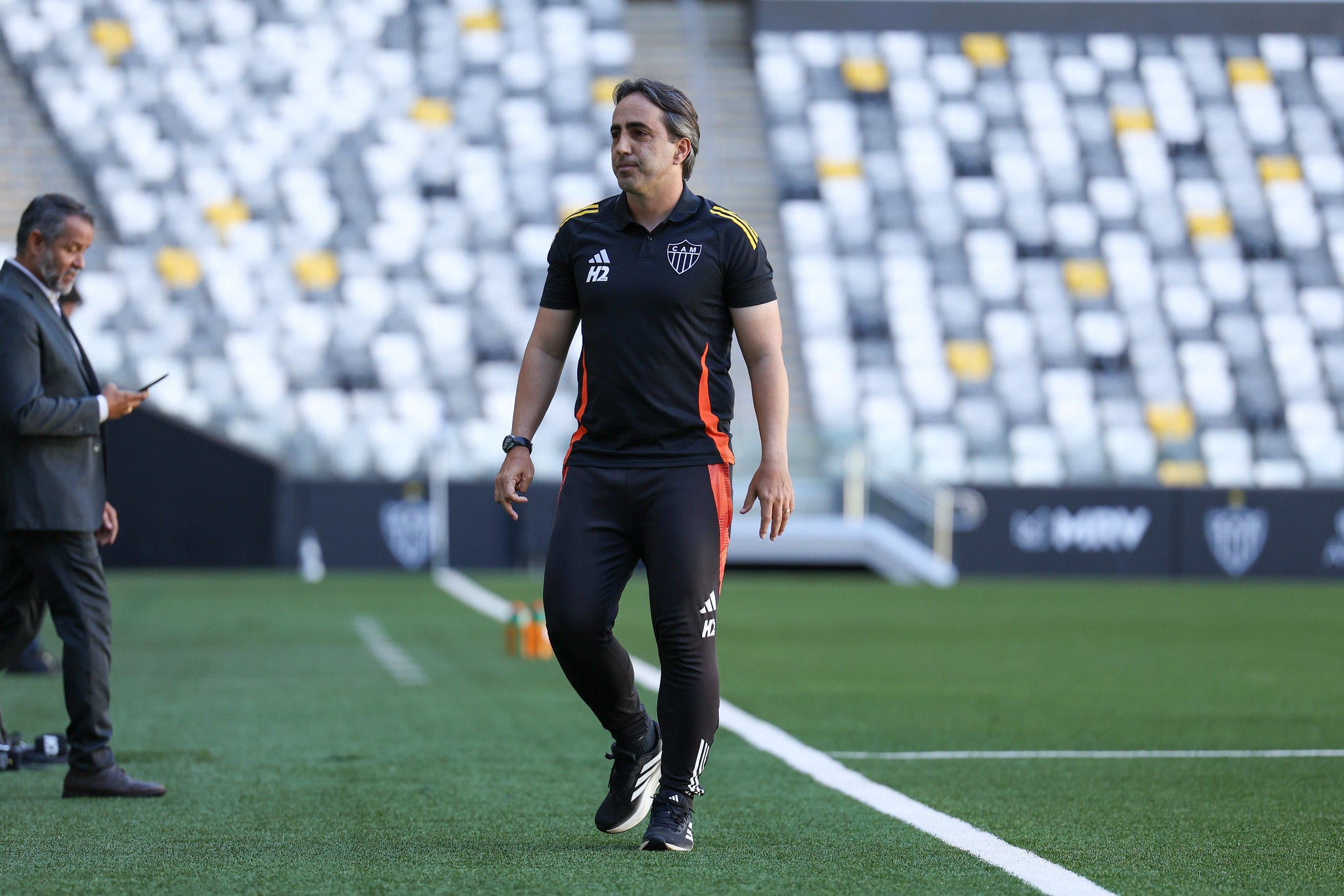 Leandro Zago, treinador do Sub-20 que tenta mudar a mentalidade dos meninos