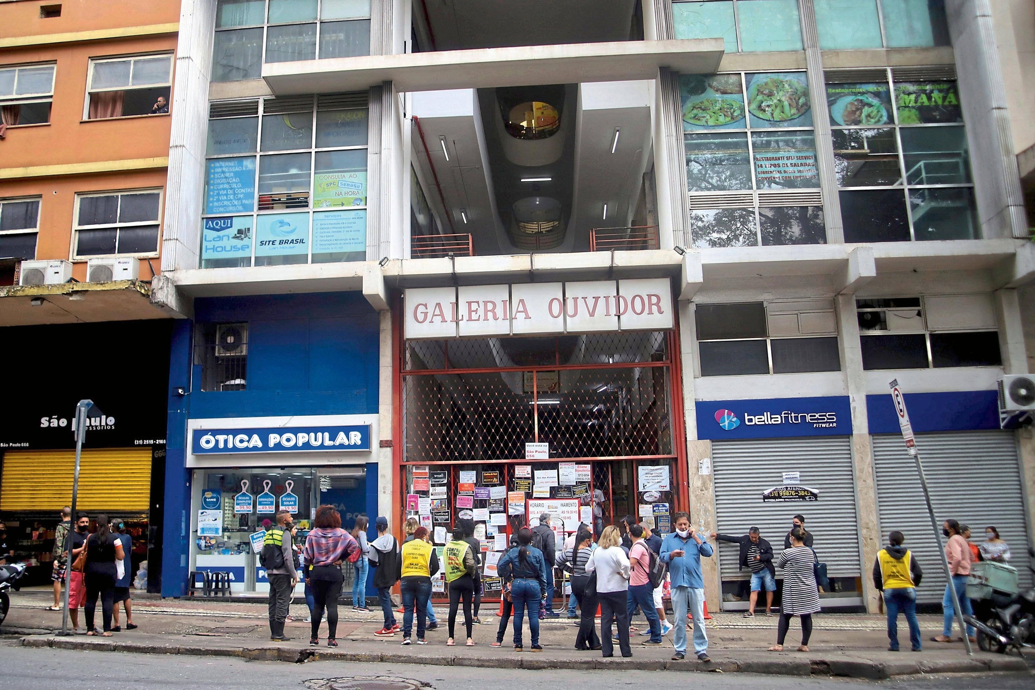 Movimentação na Galeria do Ouvidor, no centro de Belo Horizonte, na última segunda-feira, dia 25