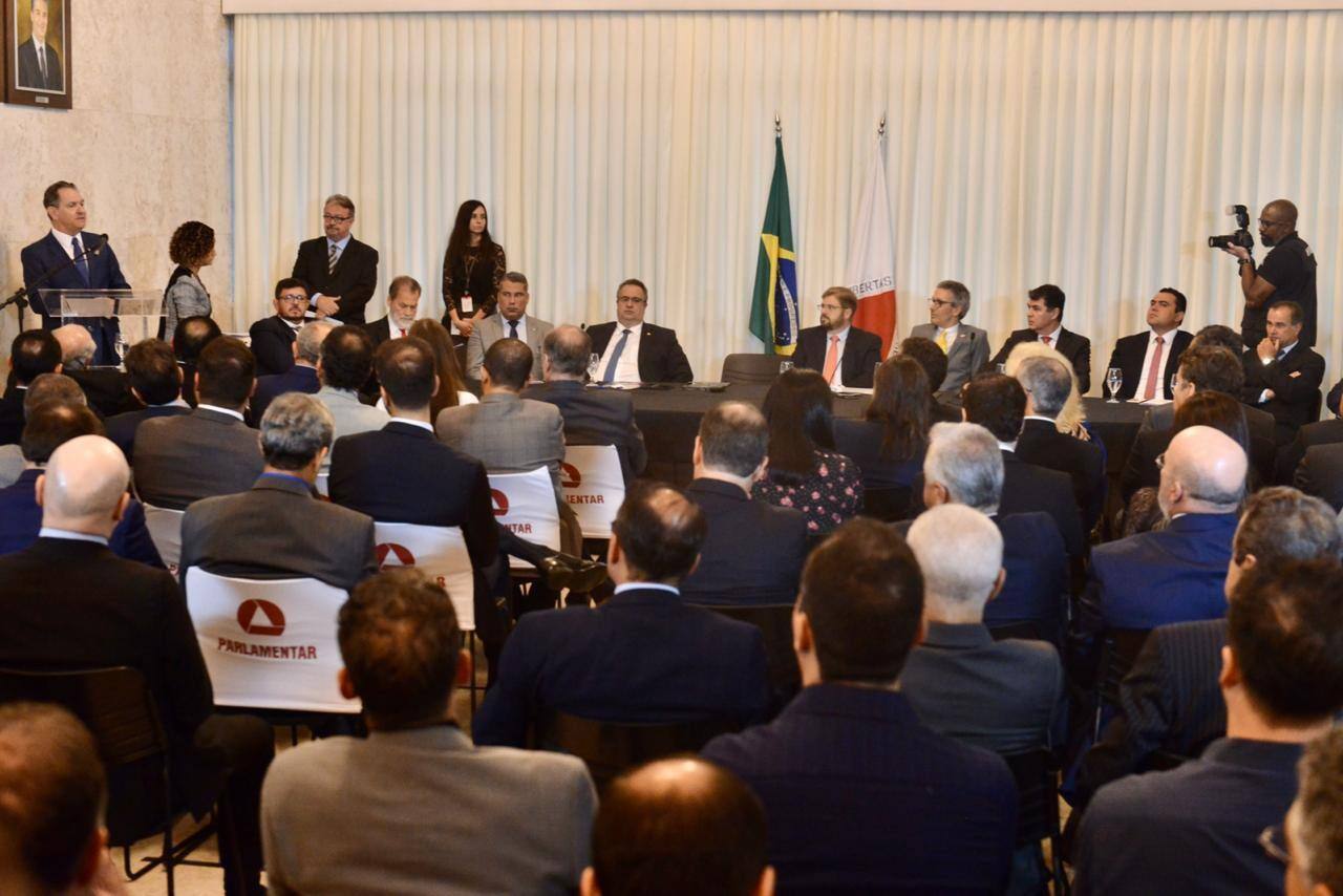 Reunião de apoio à criação do TRF-6