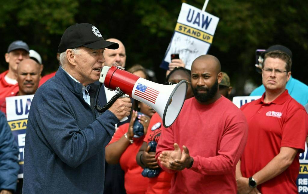 joe biden em piquete de greve