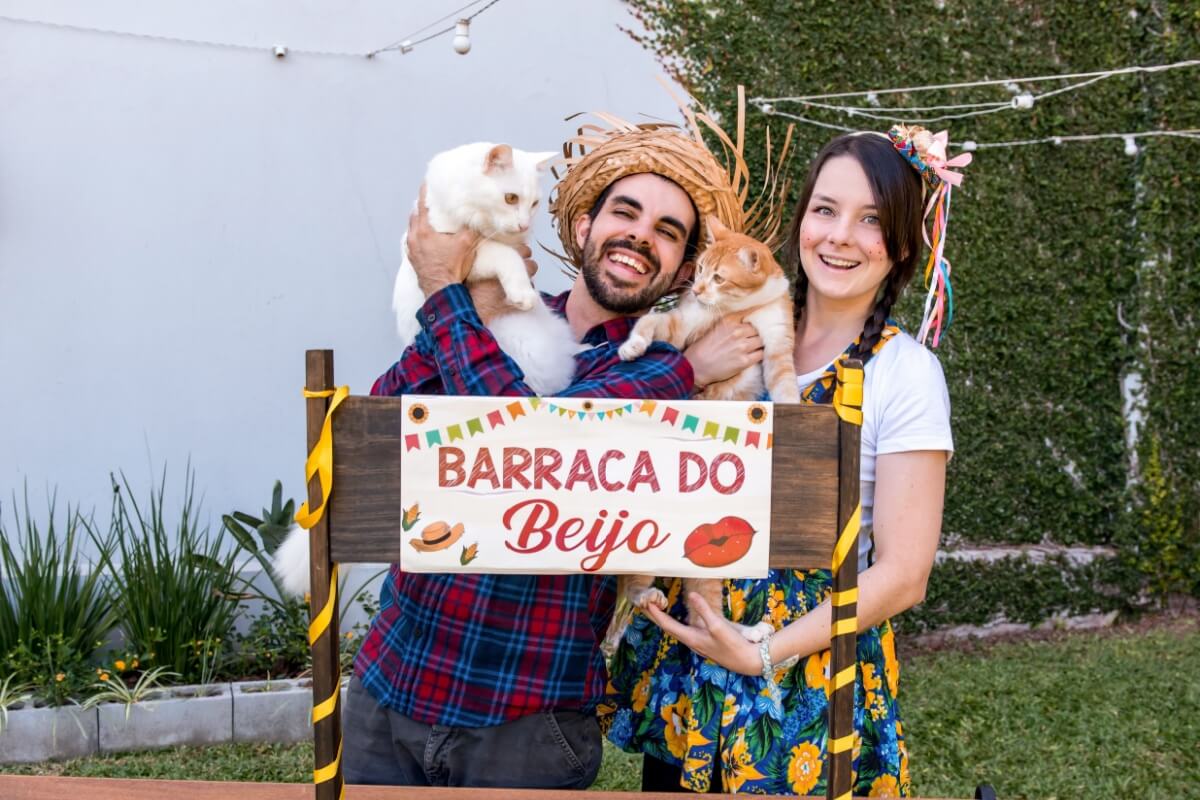 Com os cuidados certos, é possível garantir que os pets aproveitem as festas juninas de forma segura
