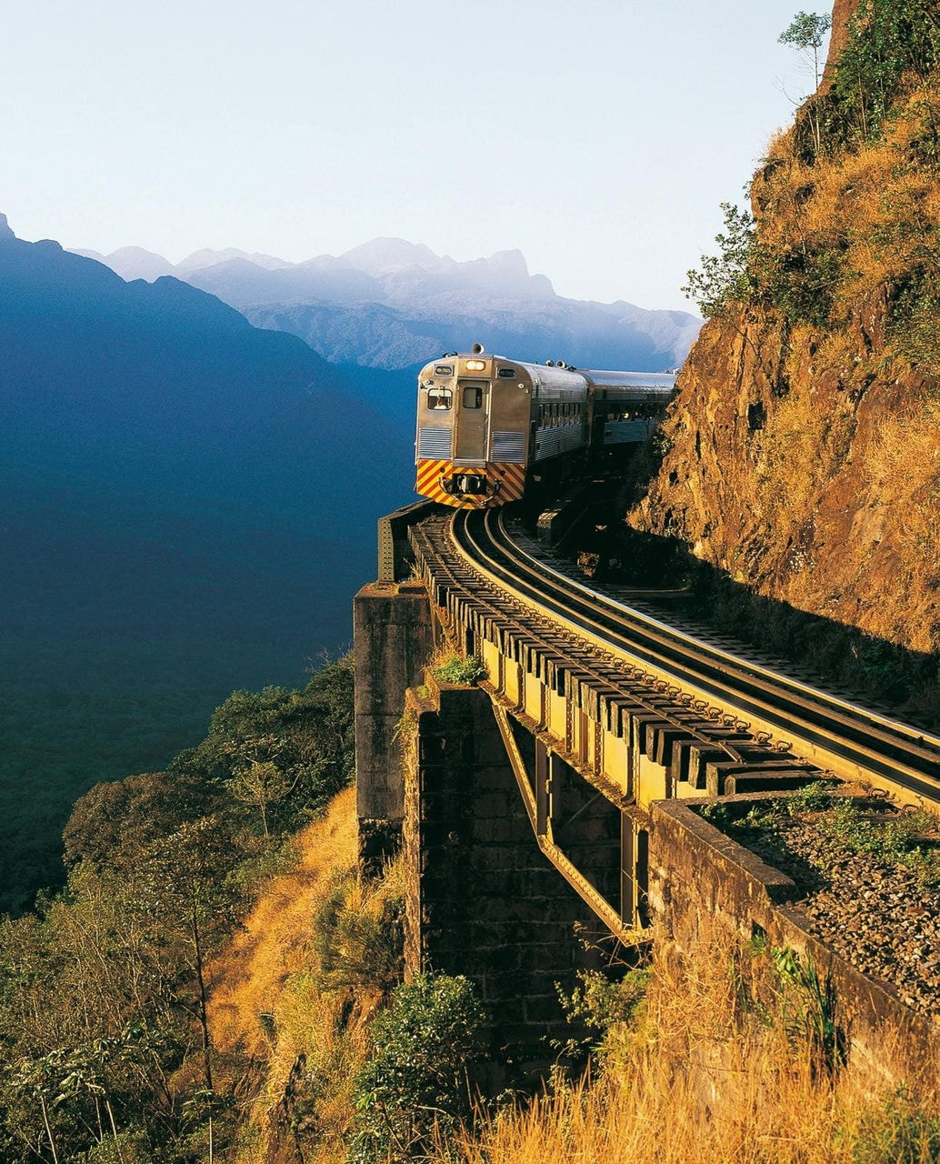 A locomotiva no viaduto do Carvalho, pura adrenalina