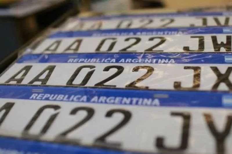 Material para confecção da Placa Mercosul está em falta na Argentina