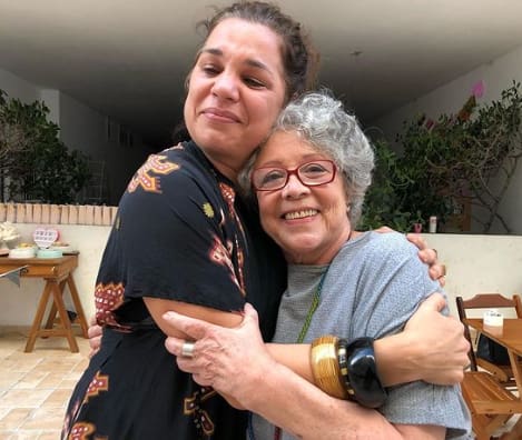 O encontro das duas Maria Bruacas: Isabel Teixeira (2022) e Ângela Leal (1990)