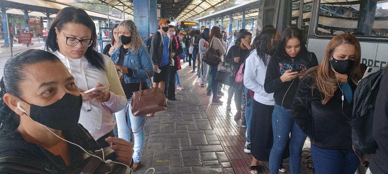 Estação Diamante esteve lotada durante a manhã