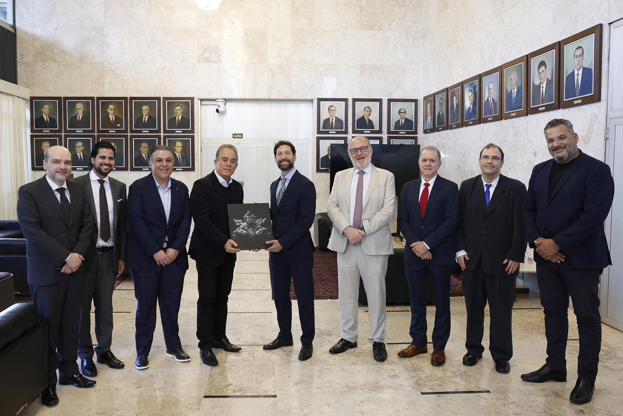 Frederico Aburachid, presidente da Fuliban; Deputados Estaduais Zé Laviola, Betinho Pinto Coelho e Duarte Beschir; Embaixador Georges El Jallad; Deputado Estadual Roberto Andrade; empresário Jose Zaharam Junior; Juiz de Direito Elias Obeid; e Suamir Chamone, presidente do Clube Libanês.