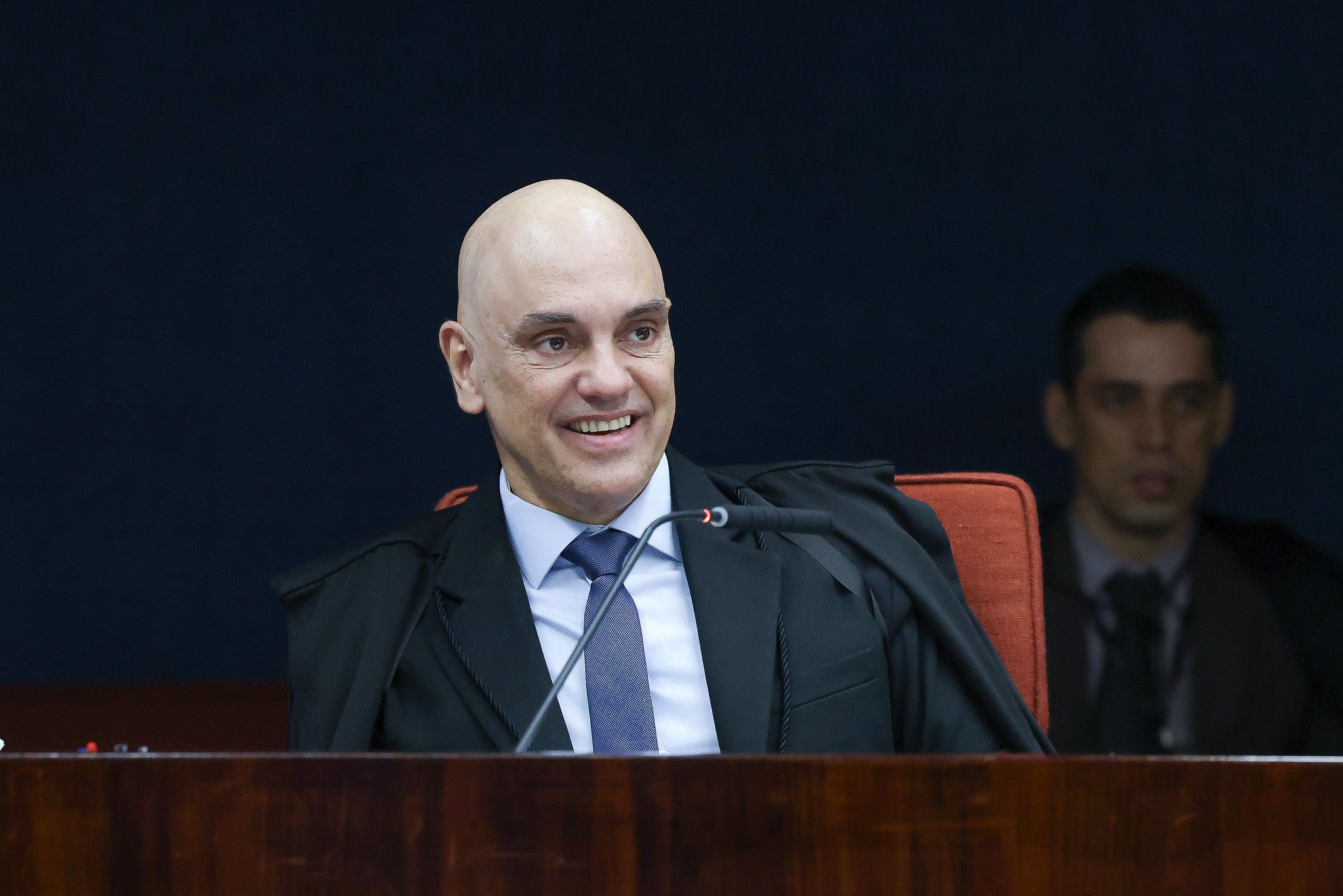 Relator da Ação Penal 2.668 no STF, o ministro Alexandre de Moraes (foto) destacou na decisão contra Jair Bolsonaro que a independência judicial é um direito fundamental dos cidadãos e pilar essencial do Estado democrático de direito