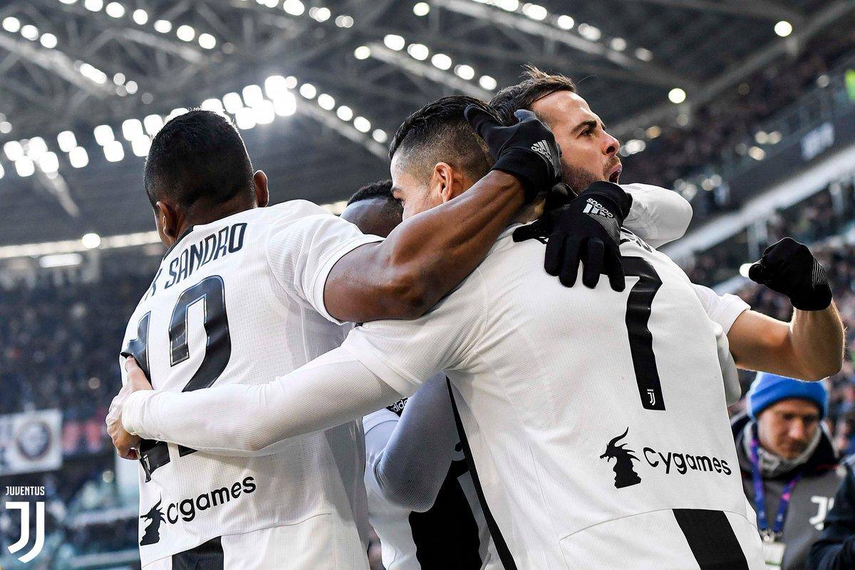 Cristiano Ronaldo faz dois gols e Juventus derrota a Sampdoria Cristiano Ronaldo faz dois gols e Juventus derrota a Sampdoria