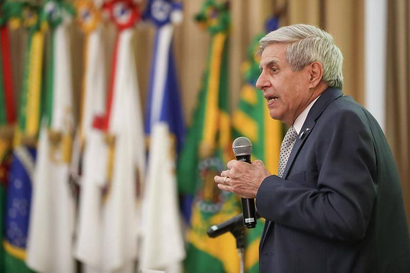 O ministro Augusto Heleno (Gabinete de Segurança Institucional) confirmou o monitoramento da Abin e disse que o objetivo era agir contra "maus brasileiros"