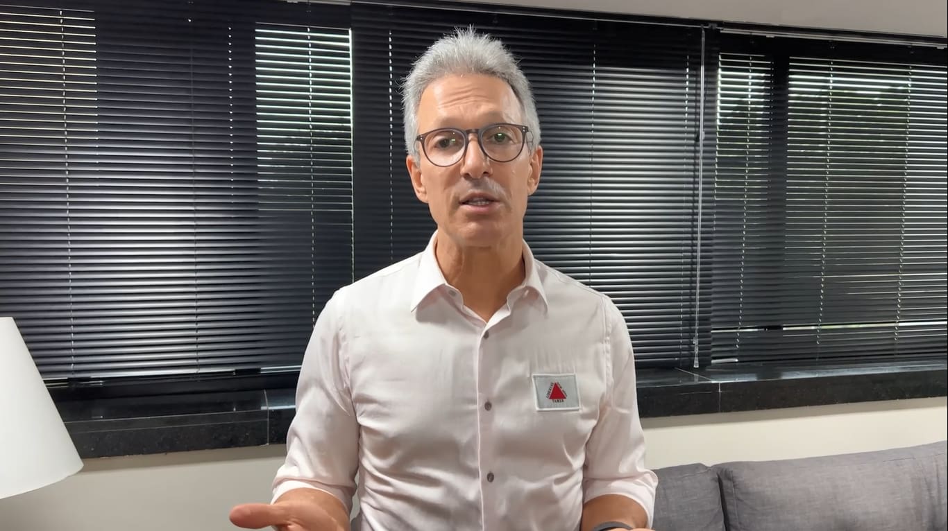 O governador Romeu Zema, após reunião com Rui Costa