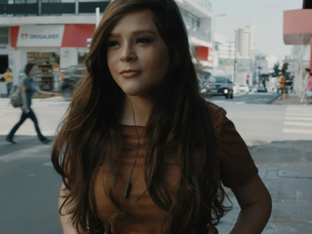 Filme nacional conta de maneira sensível a vida de uma adolescente transexual