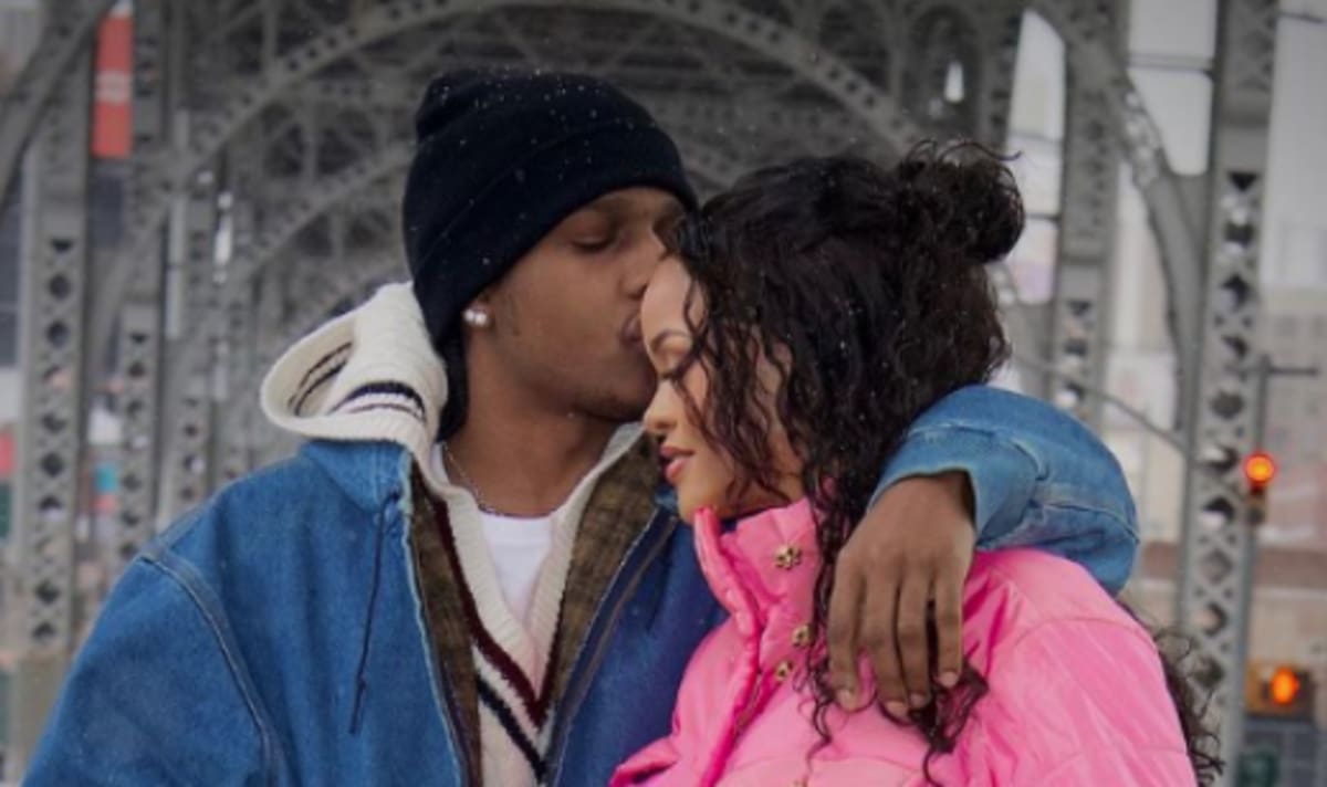 A cantora Rihanna e o rapper A$AP Rocky esperam o primeiro bebê