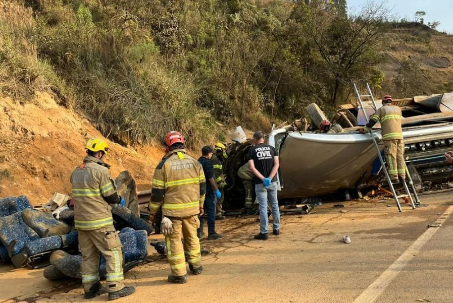 Veículo teria perdido o freio na BR-381