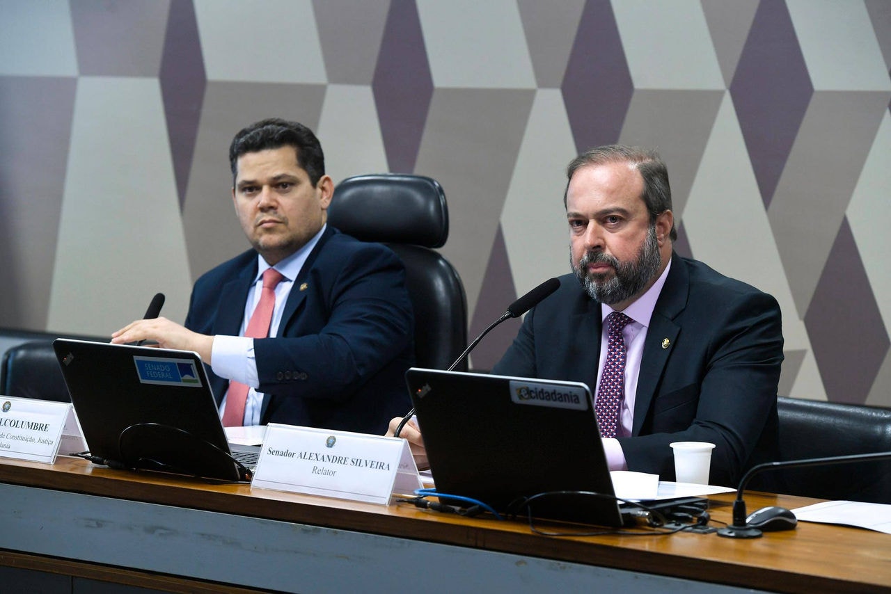 Davi Alcolumbre e Alexandre Silveira na CCJ do Senado