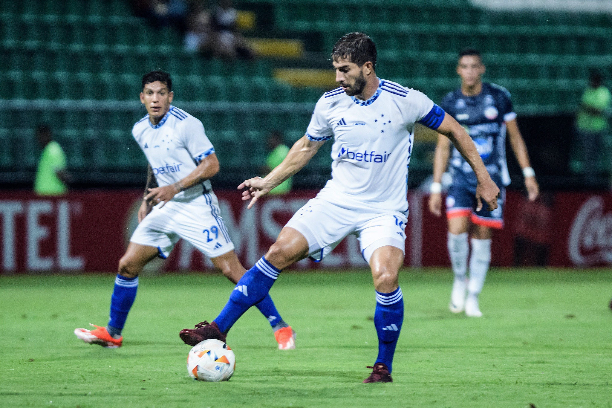 Lucas Silva em ação pelo Cruzeiro nesta temporada, durante partida da Copa Sul-Americana