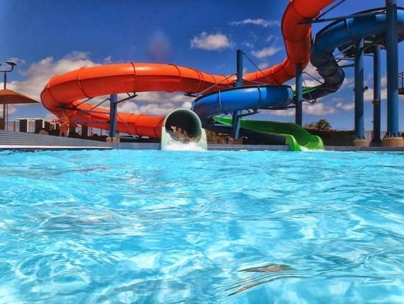 Justiça condenou resort a indenizar mulher que sofreu acidente em toboágua