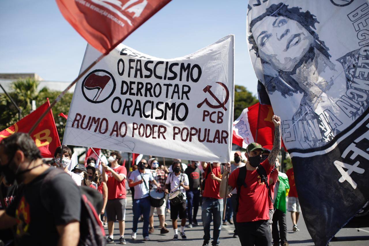 Torcidas organizadas, entidades sindicais e partidos políticos se reúnem em ato contra Bolsonaro em BH