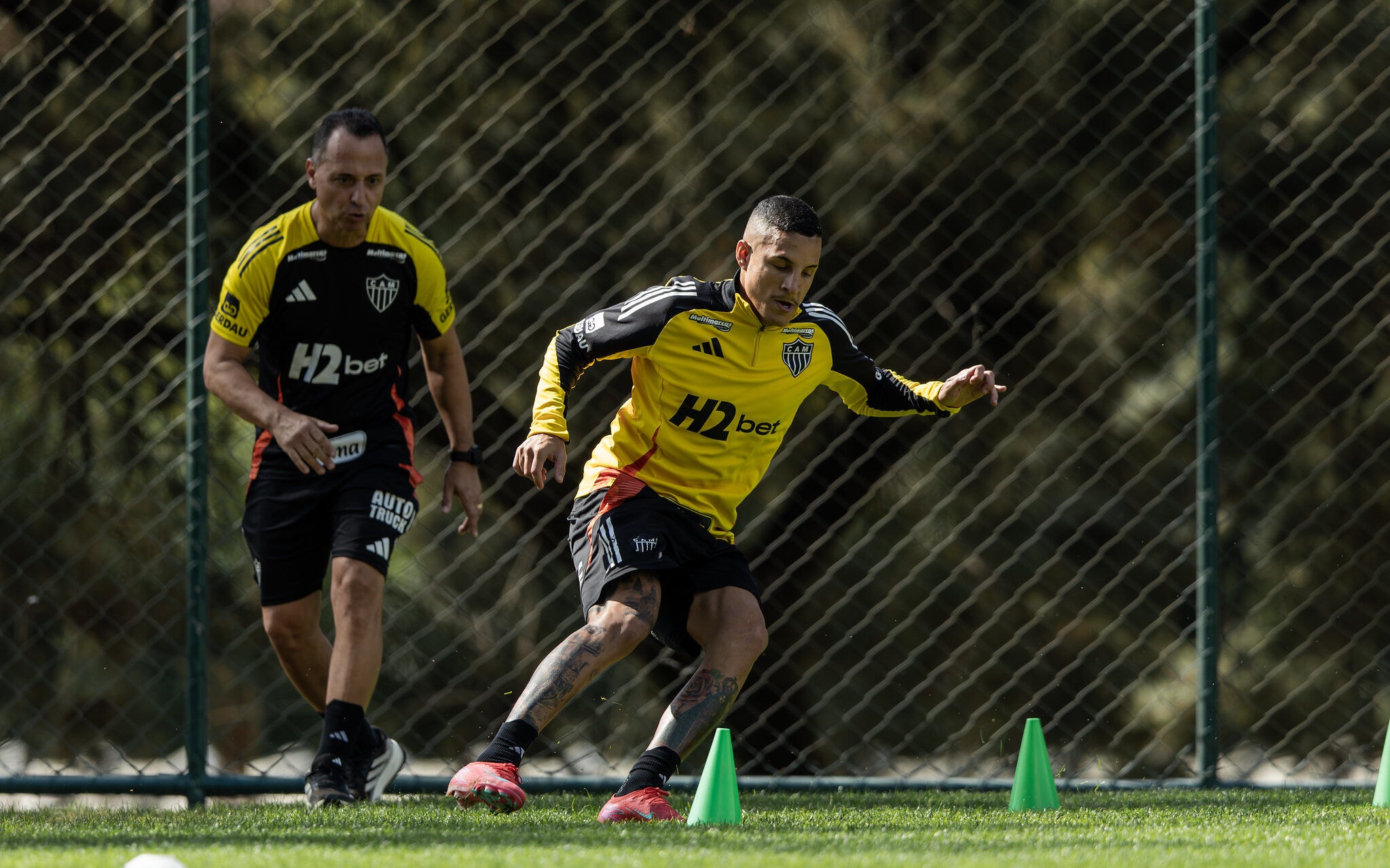 Lateral-esquerdo tinha retornado há pouco tempo após lesão na coxa direita