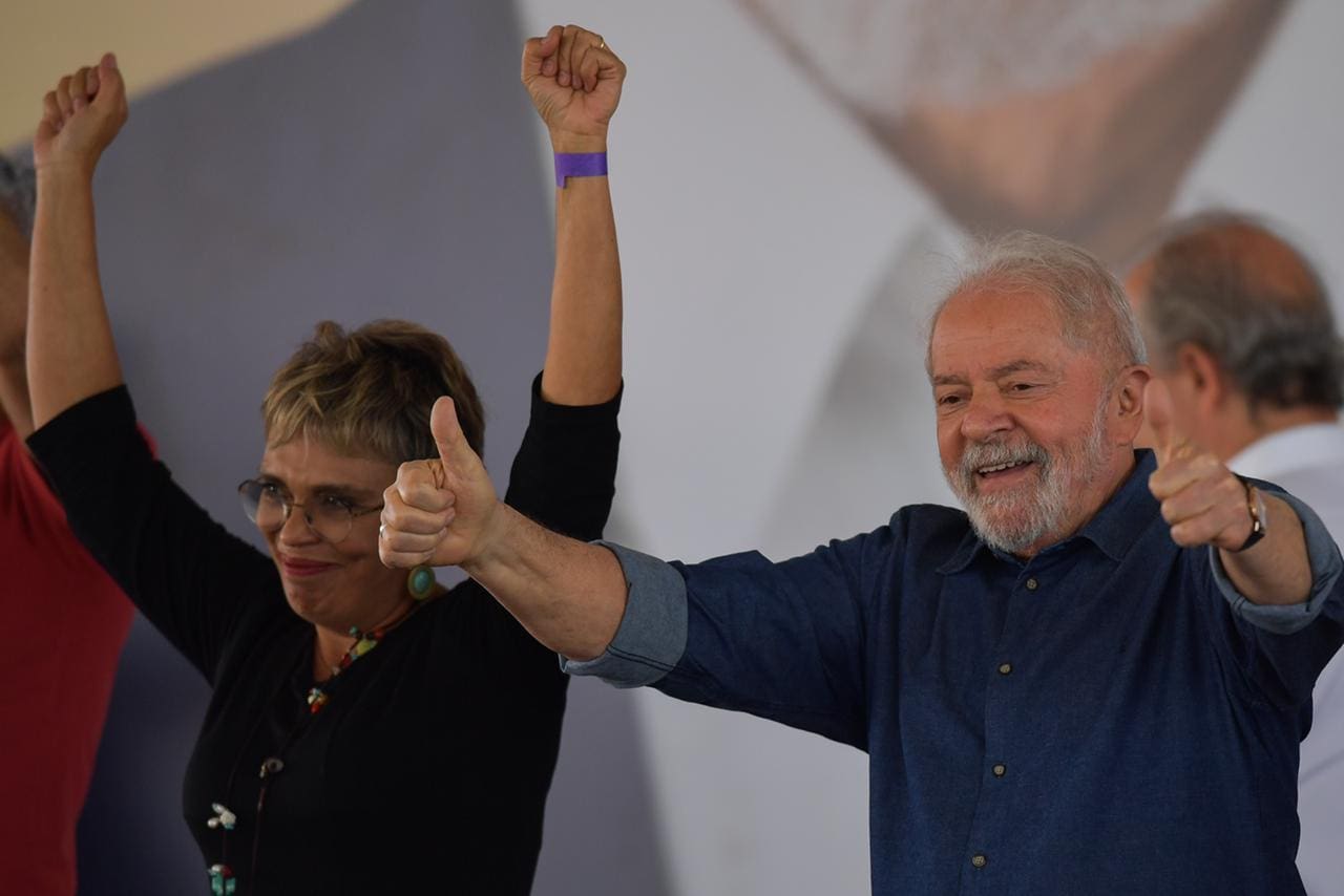 A prefeita de Contagem, Marília Campos (PT), ao lado de Lula (PT) em evento na cidade em maio deste ano