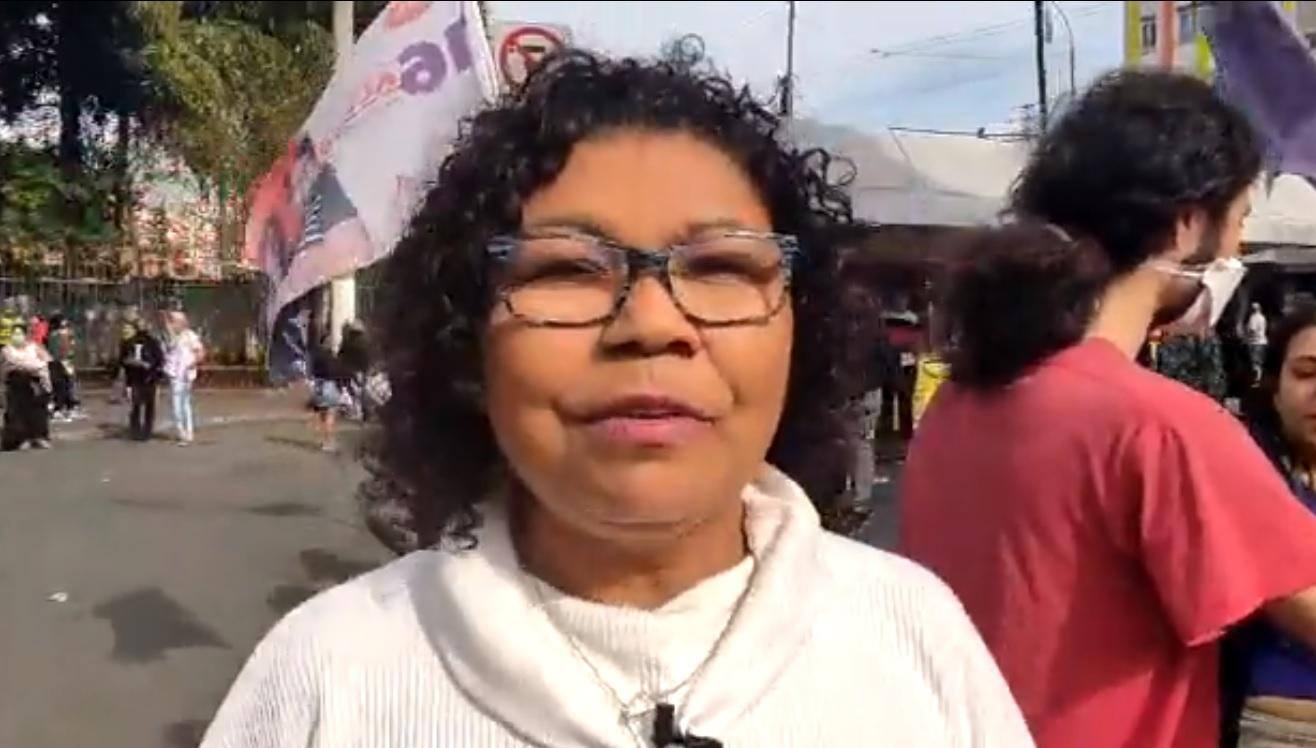 Vera Lúcia, candidata do PSTU à Presidência, critica a política de bolsas