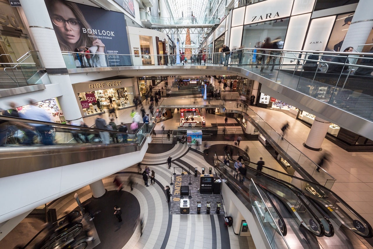 Os shoppings estão se reinventando para atrair público