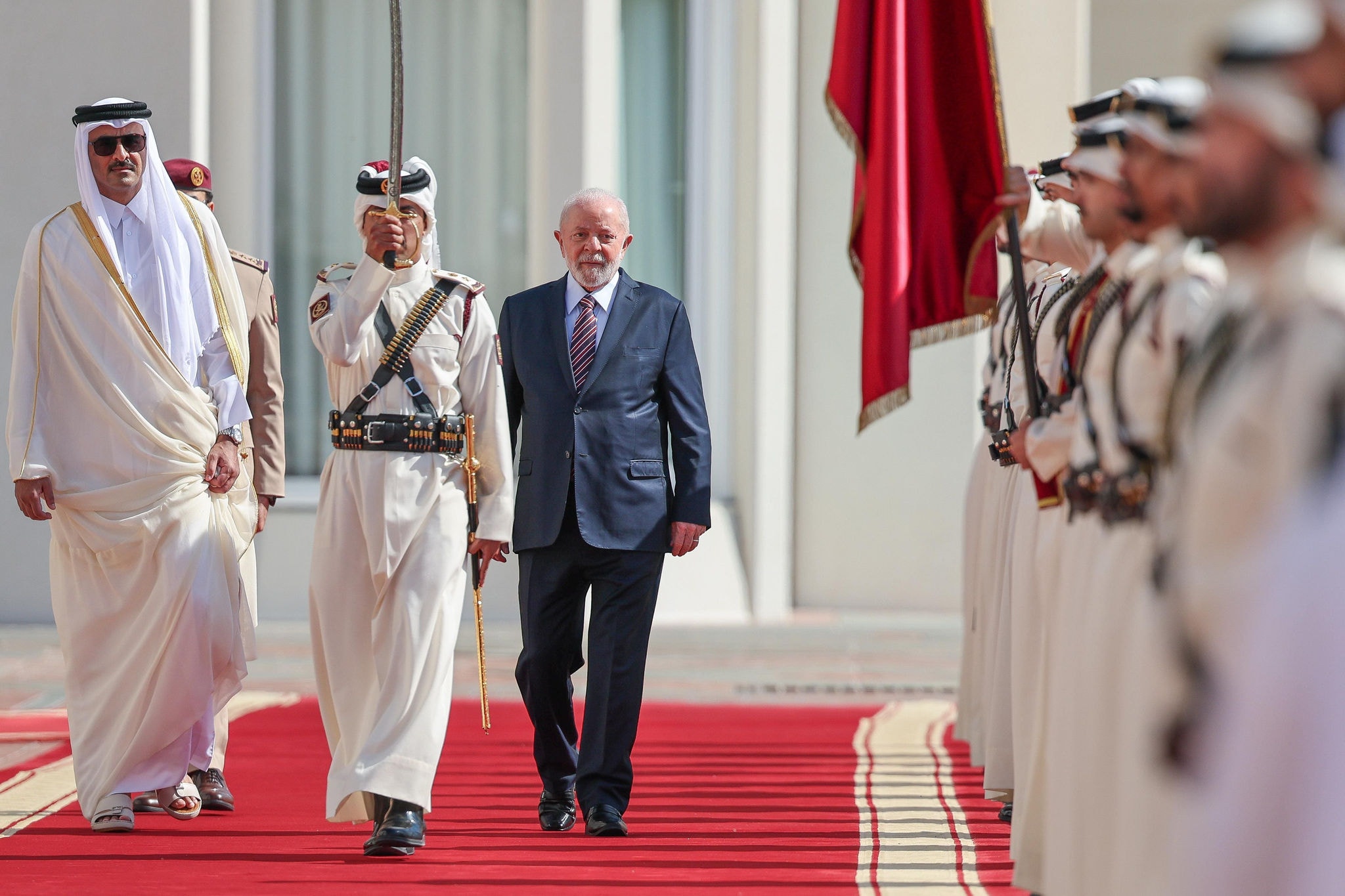 O presidente Lula em visita oficial ao Emir do Catar, Xeque Tamim bin Hamad Al Thani