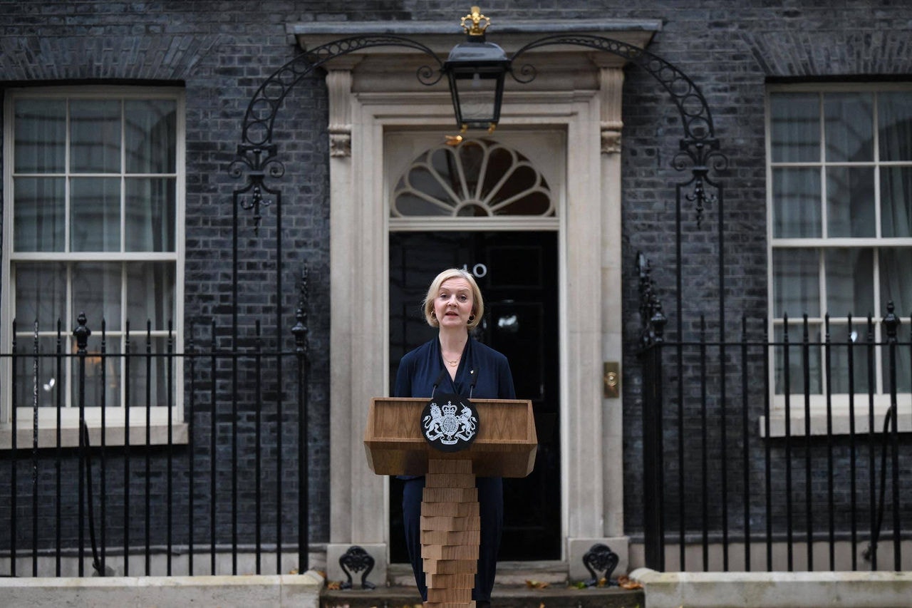 Liz Truss renuncia ao cargo de primeira ministra do Reino Unido
