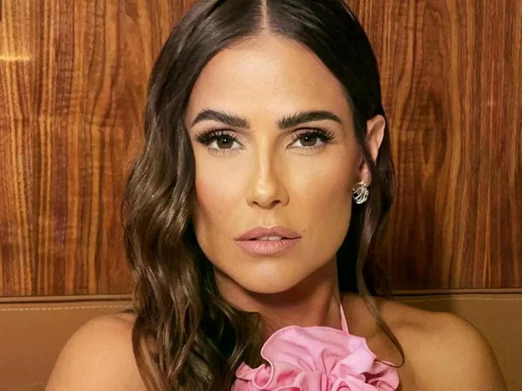 A atriz Deborah Secco 